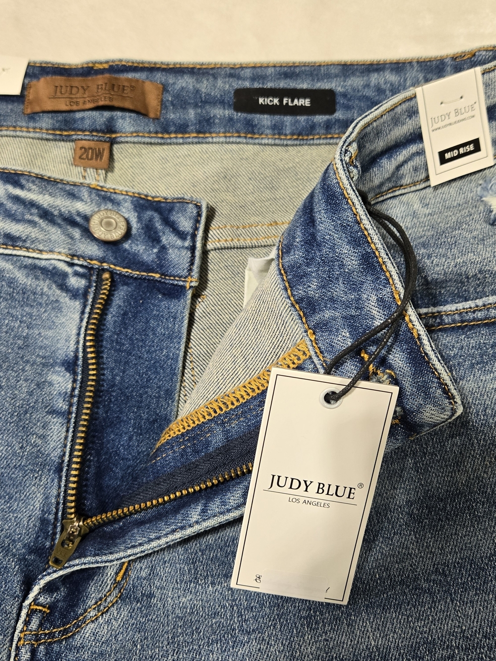 Judy Blue Mid Rise Kick Flare Light Blue Ankle Jeans 20W New - Picture 4 of 7